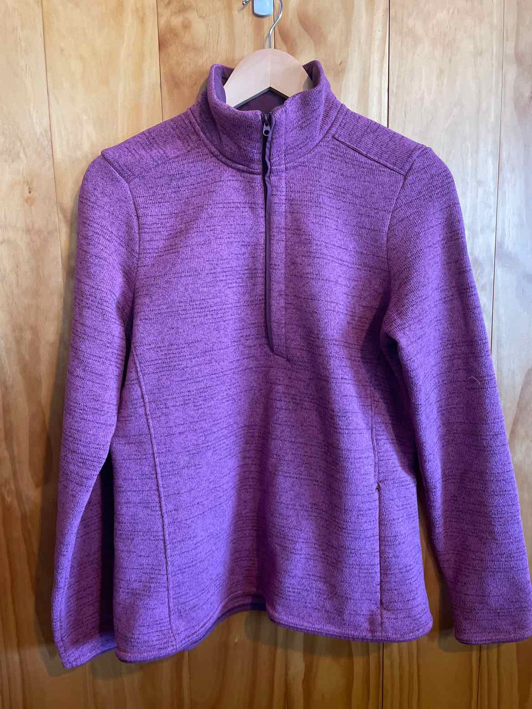 Size Medium Under Armour Pink Women's Fleece Sweatshirt