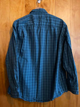 Load image into Gallery viewer, Size Large Duluth Trading Men's Long Sleeve Shirt
