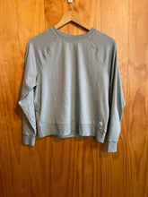 Load image into Gallery viewer, Size Unknown Vuori Mint Green Women's Long Sleeve Shirt
