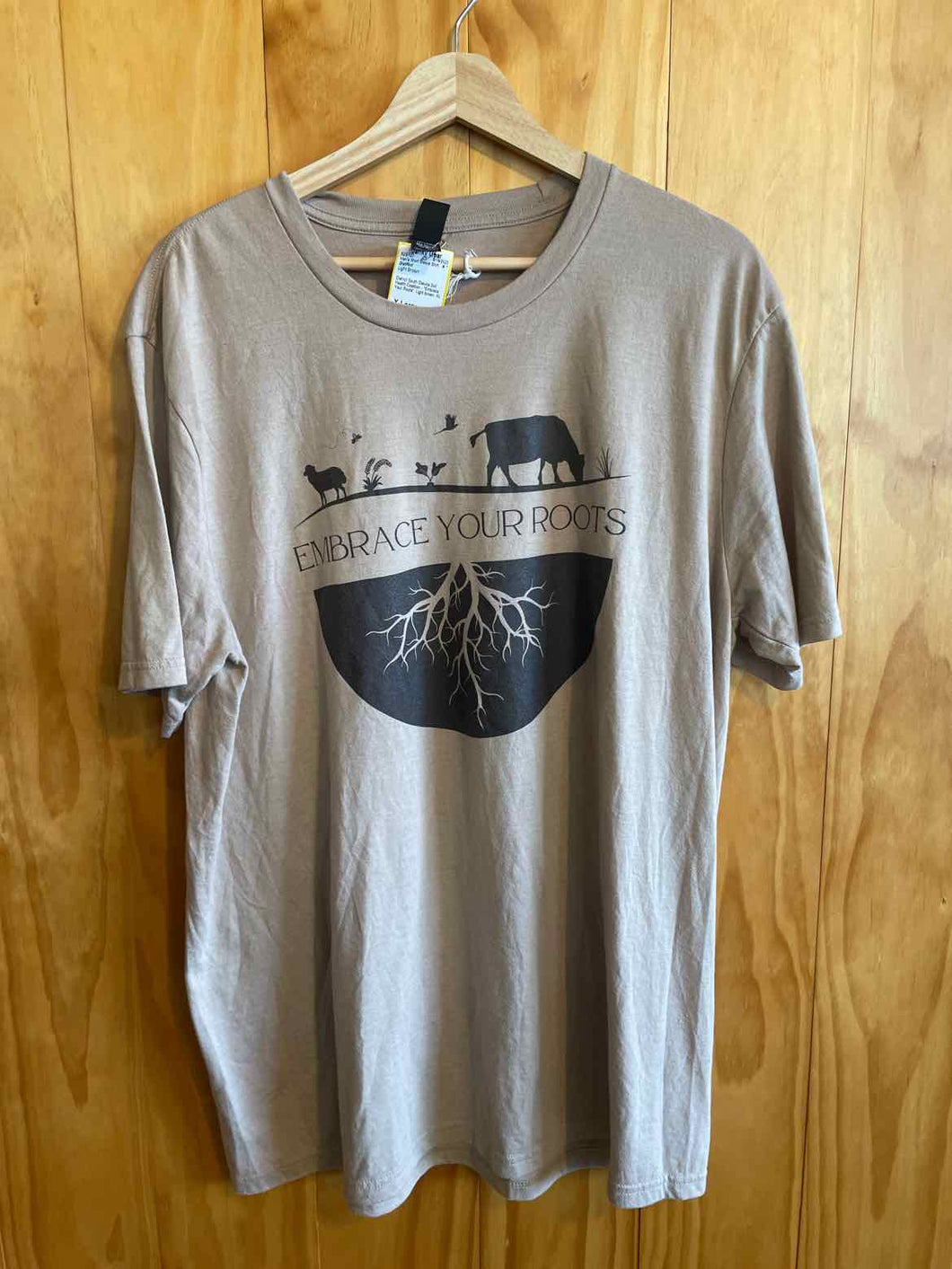 Size X-Large DistRict Men's Short Sleeve Shirt