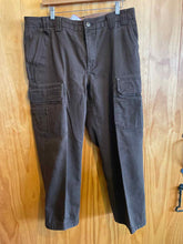 Load image into Gallery viewer, Size 37 Duluth Trading Men&#39;s Pants
