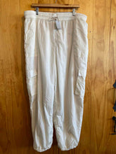 Load image into Gallery viewer, Size XXL DSG Cream Women's Pants
