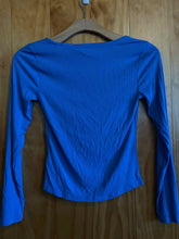 Load image into Gallery viewer, Size Medium Athleta Blue Women's Long Sleeve Shirt
