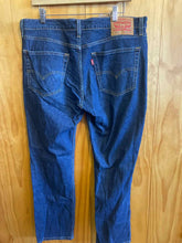 Load image into Gallery viewer, Size 36 Levi&#39;s Men&#39;s Jeans
