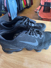 Load image into Gallery viewer, Nike Shoes
