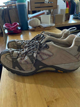 Load image into Gallery viewer, Shoe Size 10 Merrell Tan Hiking Shoes
