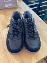 Load image into Gallery viewer, 10.5 Oboz Men's Shoes
