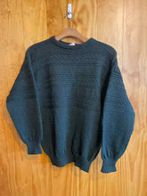 Load image into Gallery viewer, Size L East Quay Men&#39;s Sweater &amp; Sweatshirt
