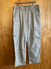 Load image into Gallery viewer, Size 34 Dickies Men&#39;s Pants
