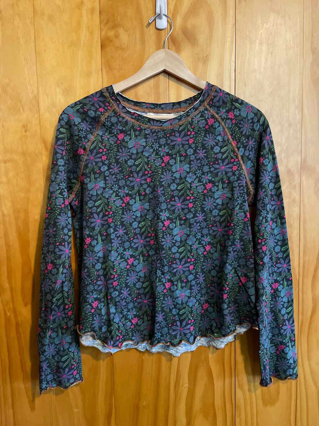 Size Medium natural life Green Women's Long Sleeve Shirt