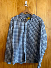 Load image into Gallery viewer, Size M LL Bean Men's Long Sleeve Shirt
