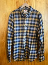 Load image into Gallery viewer, Size XL Fjall Raven Men&#39;s Long Sleeve Shirt
