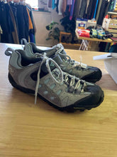 Load image into Gallery viewer, Specialized 7.5 Cycling Shoes

