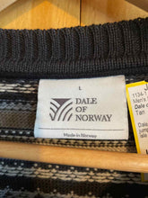 Load image into Gallery viewer, Size L Dale of Norway Men's Sweater &amp; Sweatshirt
