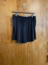 Load image into Gallery viewer, Size 2X Fabletics Black Women&#39;s Shorts
