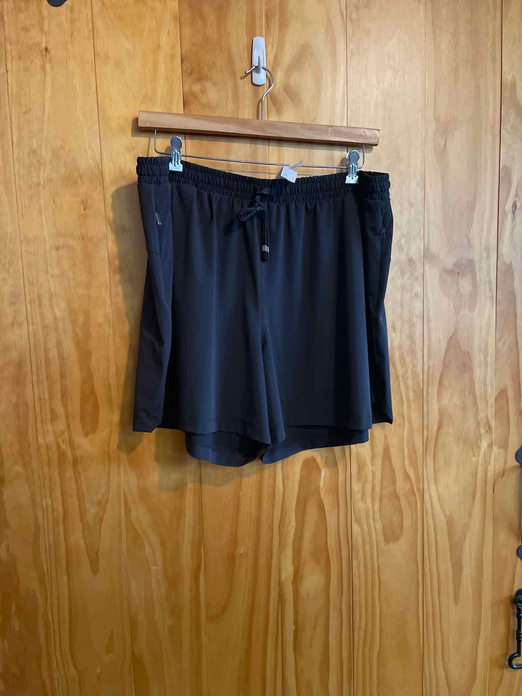 Size 2X Fabletics Black Women's Shorts