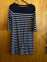 Load image into Gallery viewer, Size Medium LL Bean Navy Dress
