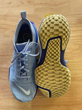 Load image into Gallery viewer, 10.5 Nike Men's Running Shoes
