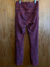 Load image into Gallery viewer, Size 4 Lululemon Orange Women's Leggings
