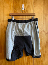 Load image into Gallery viewer, Mens Size Large Nashbar Cycling
