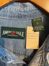 Load image into Gallery viewer, Size Large American Eagle Men's Short Sleeve Shirt
