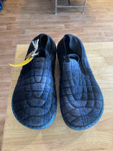 Load image into Gallery viewer, 8 Merrell Men's Slippers
