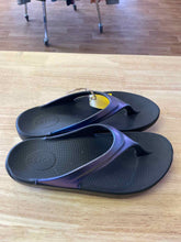 Load image into Gallery viewer, Shoe Size 10 Oofos Black Flip Flops
