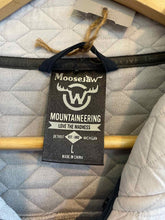 Load image into Gallery viewer, Women Size Large MooseJaw White Women's Jacket
