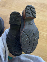 Load image into Gallery viewer, Shoe Size 7 UGG Grey Shoes
