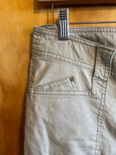 Load image into Gallery viewer, Size 6 Royal Robbins Tan Women&#39;s Pants
