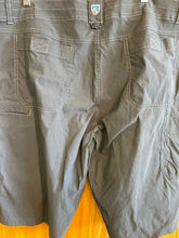 Load image into Gallery viewer, Size 40 Kuhl Men's Shorts
