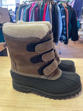 Load image into Gallery viewer, Women&#39;s Shoe Size 8 L.L. Bean Brown Women&#39;s Winter Boots
