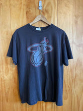 Load image into Gallery viewer, Size L Majestic. Men's Short Sleeve Shirt
