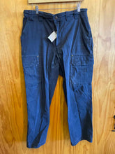 Load image into Gallery viewer, Size 36x32 Duluth Trading Men&#39;s Pants
