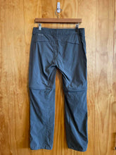 Load image into Gallery viewer, Size 8 Short Columbia Grey Women&#39;s Hiking Pants
