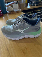 Load image into Gallery viewer, Shoe Size 8.5 Mizuno Grey Running Shoes
