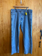 Load image into Gallery viewer, Size 40 Wrangler Men&#39;s Jeans
