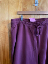 Load image into Gallery viewer, Size 1X Fabletics Maroon Women's Sweatpants
