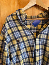 Load image into Gallery viewer, Size XL Duluth Trading Men&#39;s Long Sleeve Shirt
