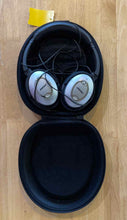 Load image into Gallery viewer, Bose Headphones
