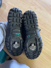 Load image into Gallery viewer, Giro 37 Cycling Shoes
