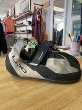 Load image into Gallery viewer, Adidas Shoes
