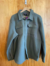 Load image into Gallery viewer, Size Large Patagonia Men's Jacket
