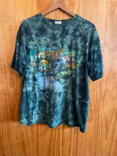 Load image into Gallery viewer, Size L Rainforest Cafe Men's Short Sleeve Shirt
