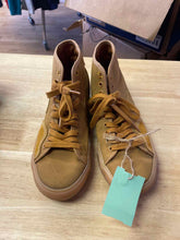 Load image into Gallery viewer, Shoe Size 6.5 Nike Tan Casual Shoes

