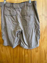 Load image into Gallery viewer, Size XL Duluth Trading Men's Shorts
