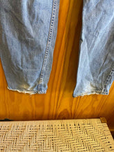 Load image into Gallery viewer, Size 34x32 Levi Strauss &amp; Co. Men's Jeans
