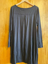 Load image into Gallery viewer, Size XL wool&amp; Black Dress
