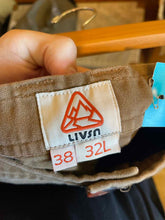 Load image into Gallery viewer, Size 38 Livsn Men's Hiking Pants
