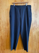 Load image into Gallery viewer, Size 16 Athleta Black Women's Pants
